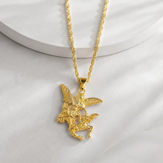 Collar San Miguel Baño de oro 18k
