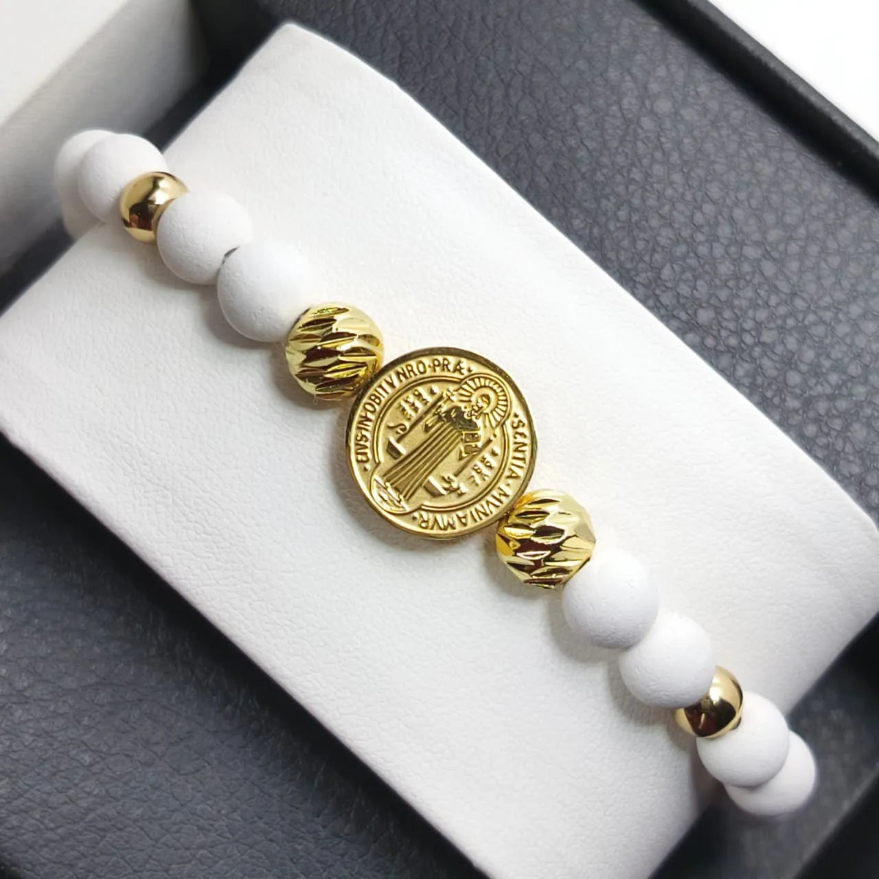 Manilla San Benito Neopreno Baño en Oro 18K